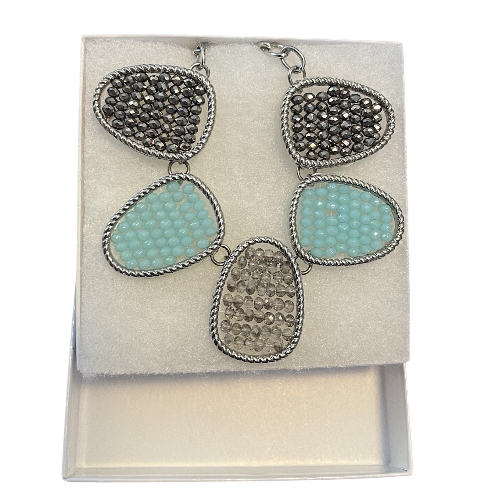 Vera Wang 20 Statement Necklace Gray Beaded Medallions On Silver Color Chain 12$